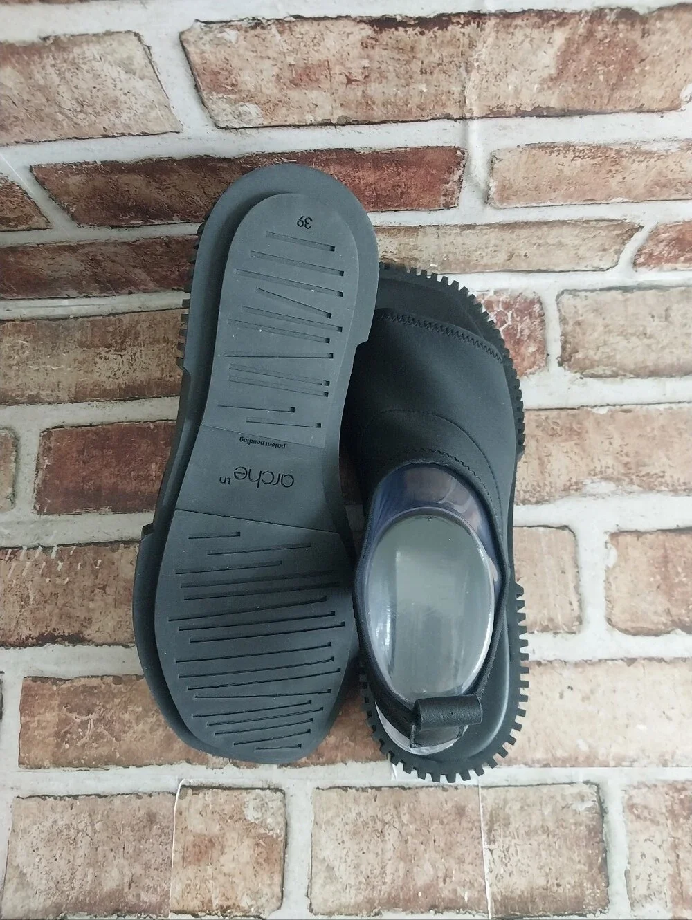 Arche brand new